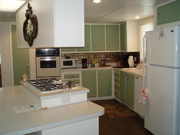 5th image of 190 Browning Ave #190