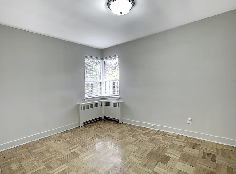 2692 Bloor St W — Photo 6