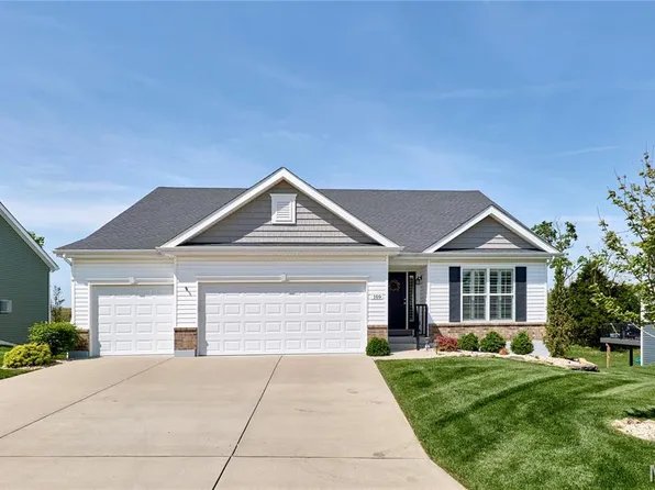 109 Hannahs Mill Dr, Lake Saint Louis, MO 63367