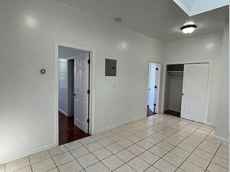 235 Starr St #2L — Photo 5