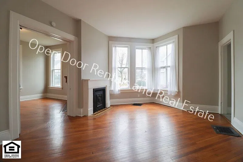 2 bed, 1.0 bath, $995 — Photo 4