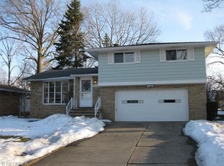 2307 Oaklawn Dr, Parma, OH 44134