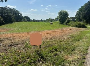 125 Floyd Graves Rd, Westmoreland, TN 37186