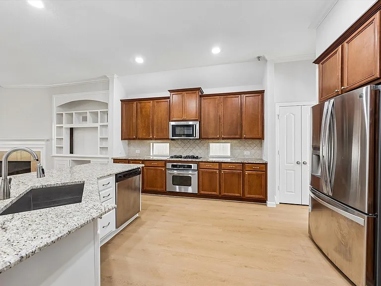 3723 Tidalwood Dr — Photo 4