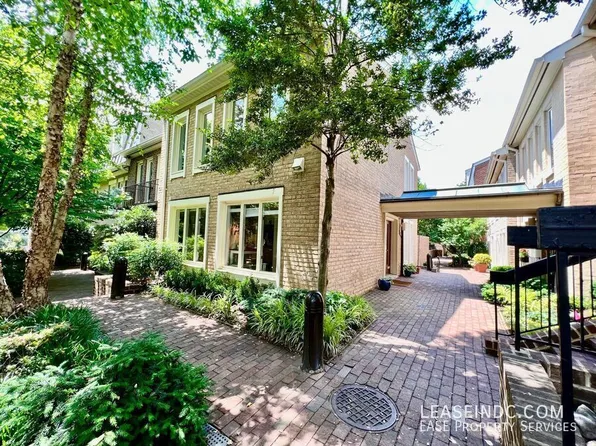 4333 Embassy Park Dr NW, Washington, DC 20016