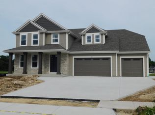 776 Kohlwey Dr, Grafton, WI 53024