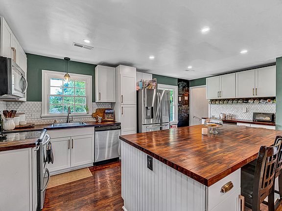 5th image of 1526 Carrollton Ave