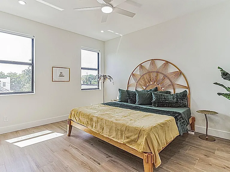436 Monroe Dr #438 — Photo 11