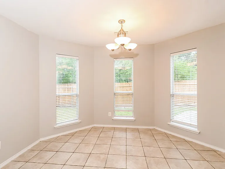 809 Pace Dr — Photo 7