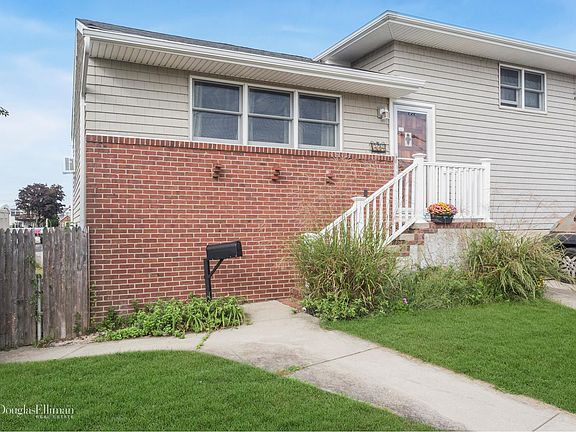 2nd image of 334 Roosevelt Ave