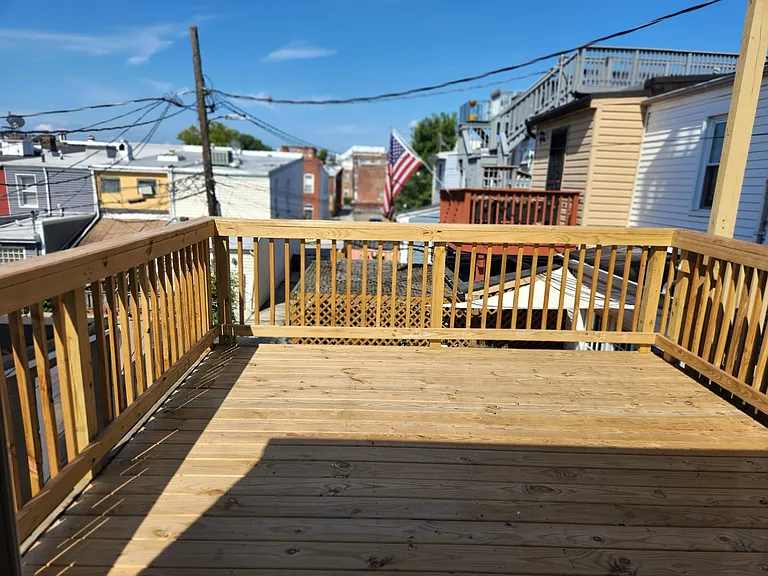 1110 S East Ave — Photo 10