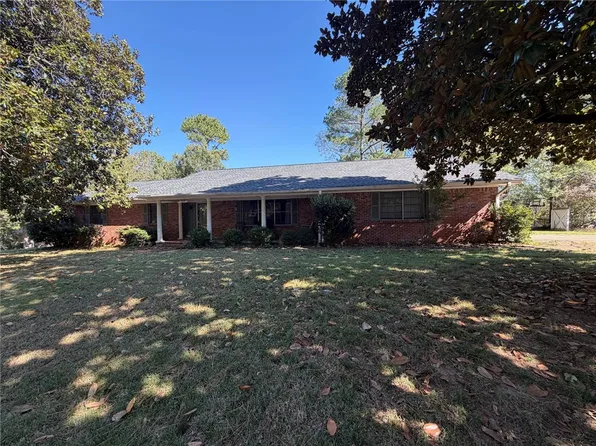 235 S Cumberland Ave, Russellville, AR 72801