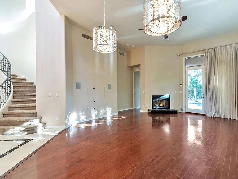 7301 E Woodsage Ln — Photo 2