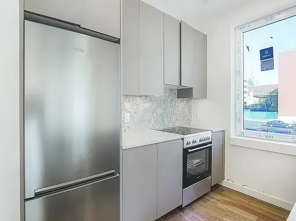 138-25 Barclay Ave, Flushing, NY