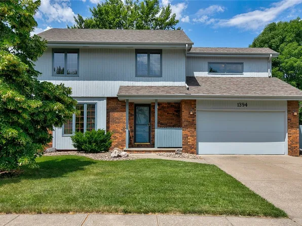 1394 NW 90th Ct, Clive, IA 50325