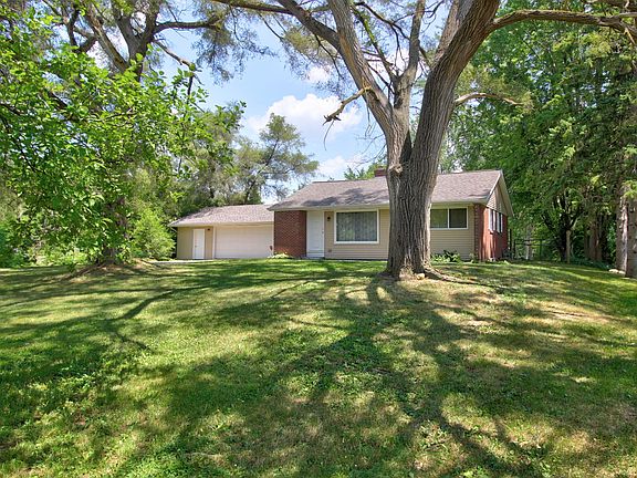 2nd image of 7862 Cottonwood Dr
