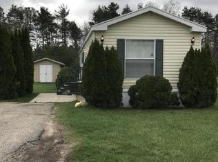 9667 Graceland Dr, Belding, MI 48809