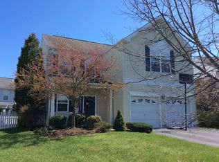 8 Pebble Pl, East Windsor, NJ 08520