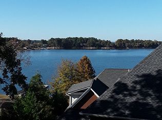 220 Pilgrim Point Dr, Lexington, SC 29072