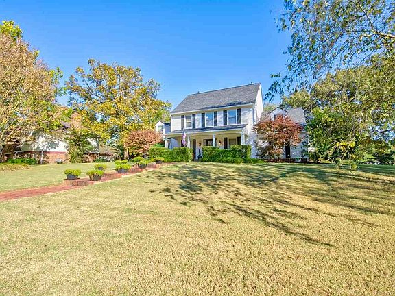 3rd image of 2696 Gerald Ford Dr W