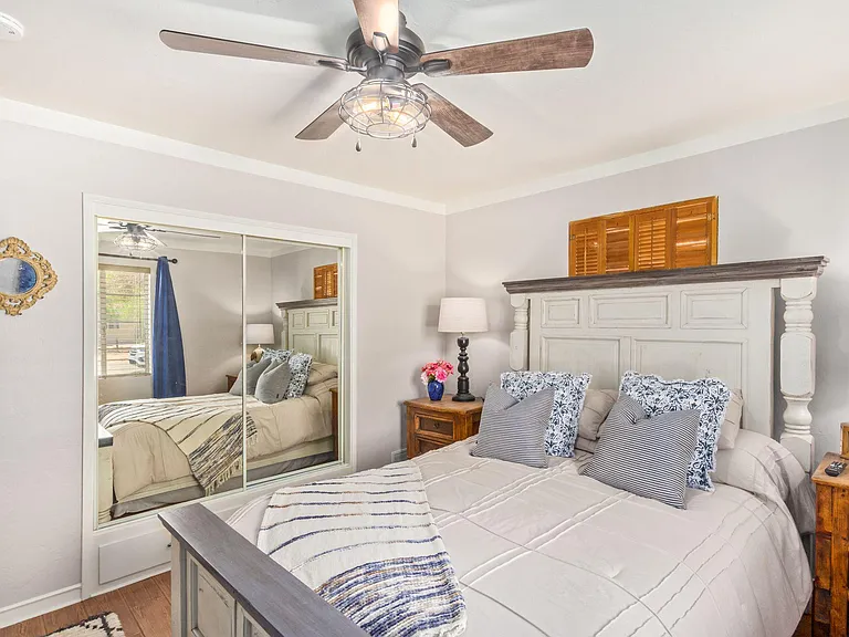 4233 E Linden St — Photo 11