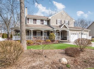 3 Hancock Ct, South Setauket, NY 11720