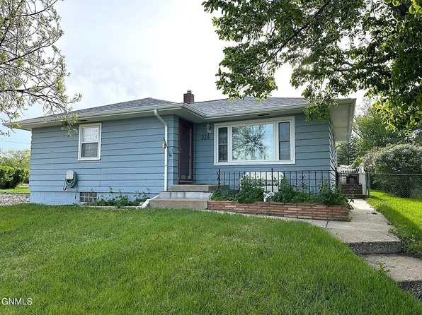 324 10th Ave NE, Jamestown, ND 58401
