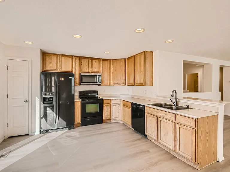 5514 Laredo St — Photo 9