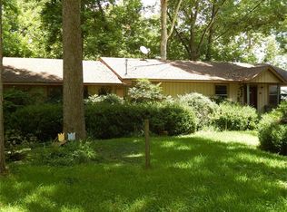 689 Whisperwood Dr, Onalaska, TX 77360