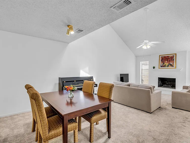 13740 Hollowgreen Dr #605 — Photo 9