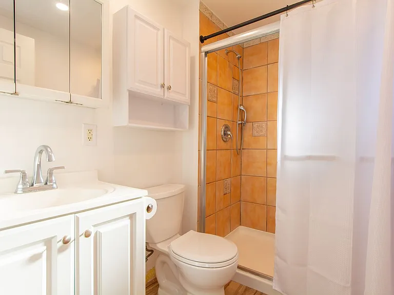 Refreshed + Bright 2 Bed/1 Bath in the Heart of North Park! — Photo 12
