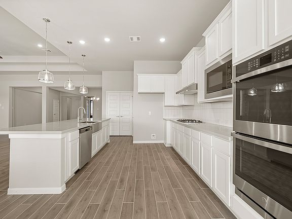 4th image of 15310 Lake Front Dr