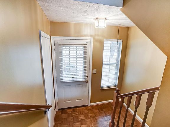 4th image of 242 Glenwood Ave