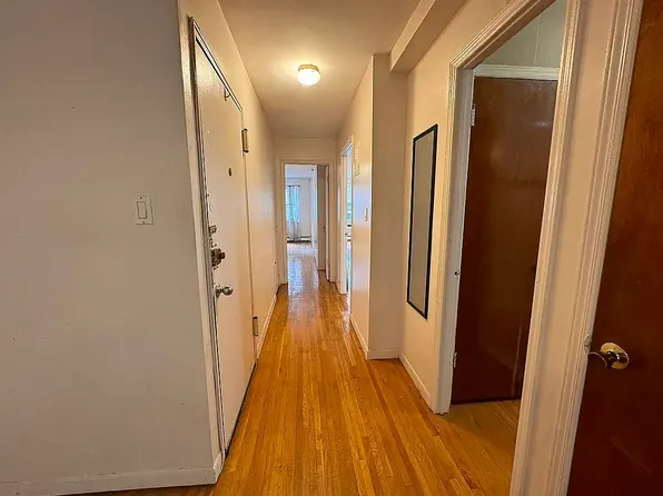 147-38 Grand Central Pkw image 10 of 12