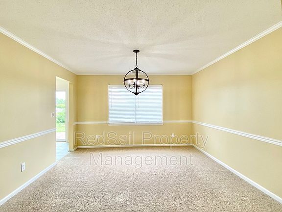 5th image of 3229 Sacramento Dr