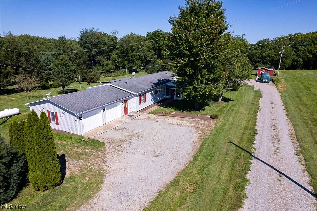 7947 Dundee Wilmot Rd NW, Dundee, OH 44624 | MLS #4488106 | Zillow