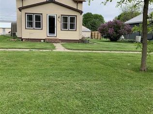 106 S Lena St, Holstein, IA 51025