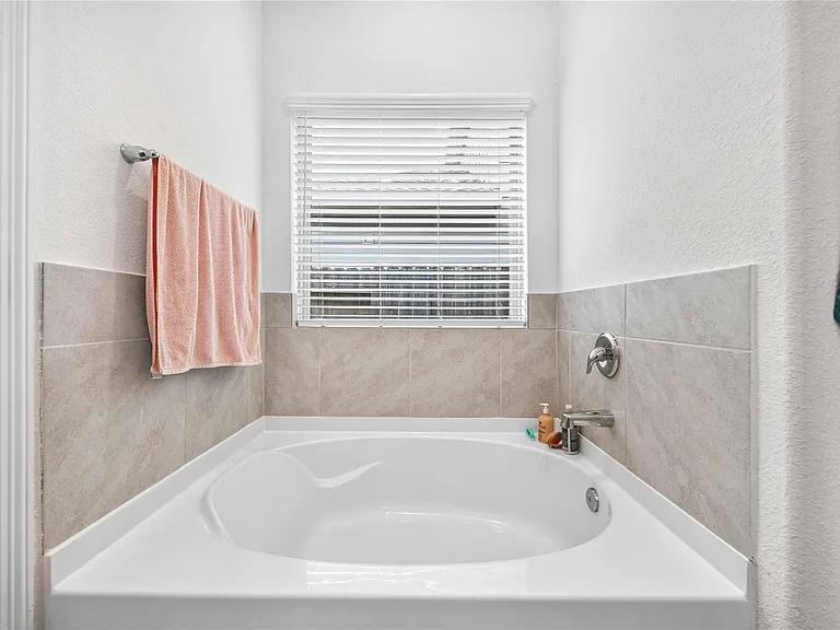 22338 Auburn Cabin Ln — Photo 16