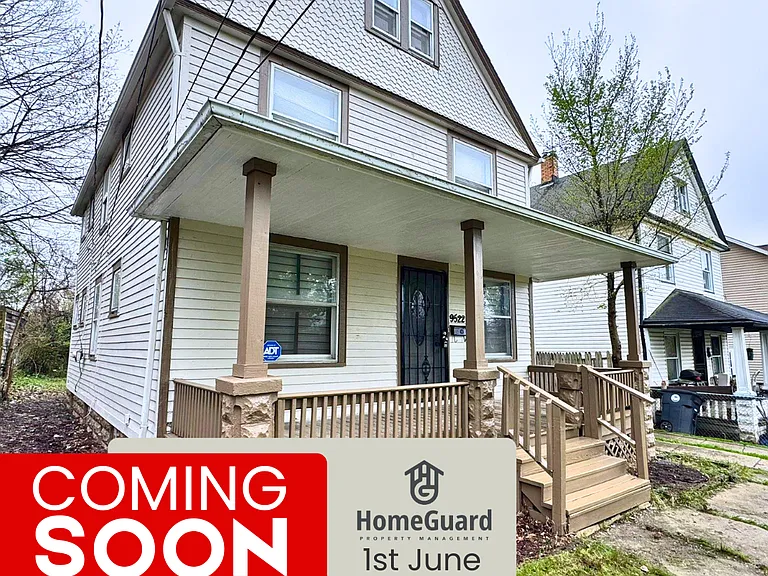 9522 Dunlap Ave — Photo 1