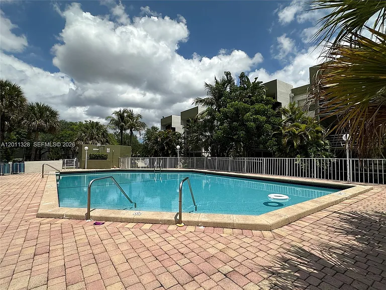 4215 N University Dr #101 — Photo 29