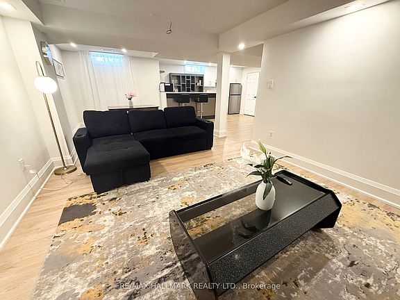 4th image of 7 Charing Cres #Basement