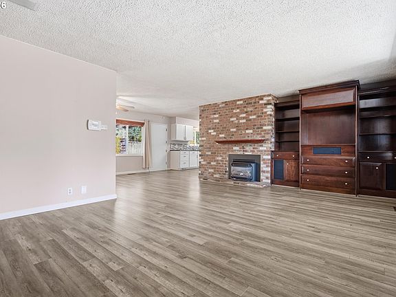 4th image of 1535 NE 128th Ave