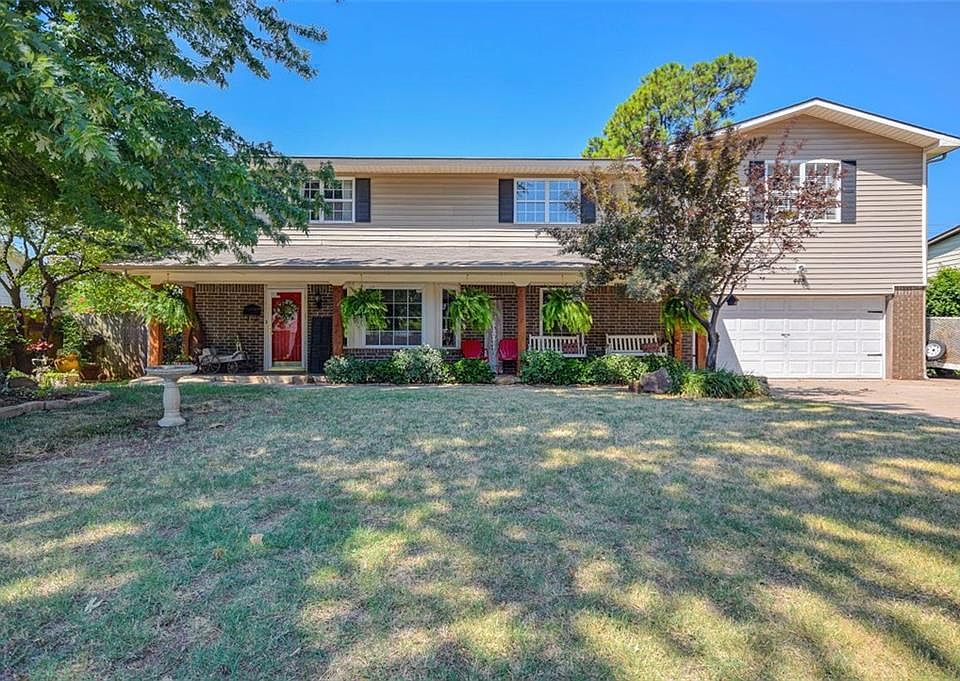 1st image of 448 Claremont Dr
