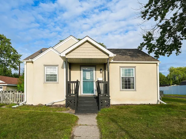 4631 2nd St NE, Fridley, MN 55421