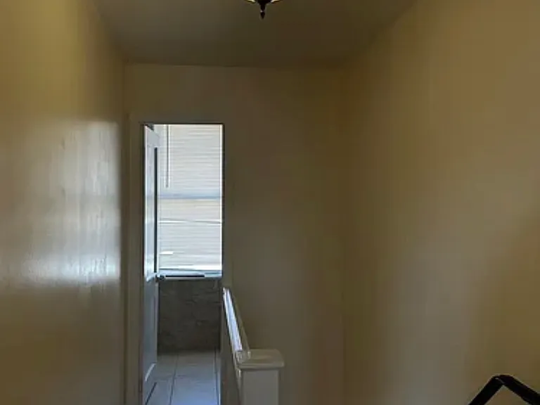3242 Edgemont St — Photo 11