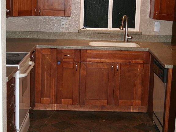 3rd image of 3004 Greenwood Ct S