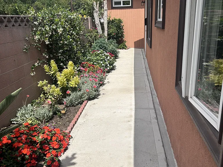 12023 Gertrude Dr — Photo 2