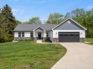 1582 Lakefront Dr, Mansfield, OH 44905