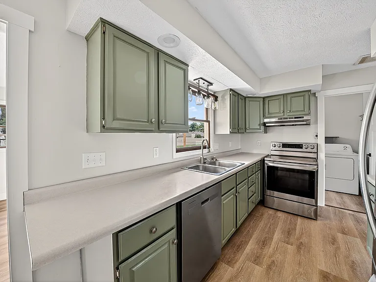 11966 Bluebonnet Ln — Photo 6