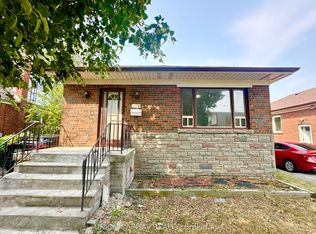 1048 Kennedy Rd, Toronto, ON M1P 2K7